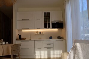 Microwave, stovetop, dishwasher - Relaxation in private garden, outdoor kitchen, private parking lot (Diano Castello)