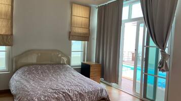 1 bedroom, bed sheets