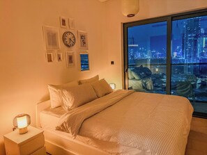 3 bedrooms, iron/ironing board, WiFi, bed sheets - 2BR Burj Khalifa & Park Views (Dubai)