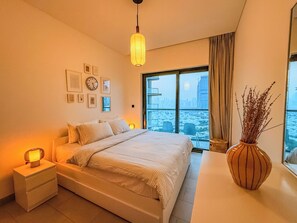 3 bedrooms, iron/ironing board, WiFi, bed sheets - 2BR Burj Khalifa & Park Views (Dubai)
