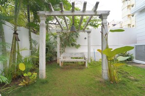 Terrace/patio - Alaya Stays Royal Valora 5BHK villa (Bengaluru)