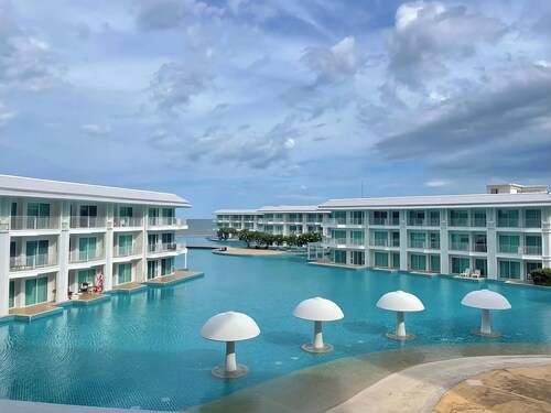 Modern 2-Bedroom Condo with Ocean and Pool Views in Cha-am