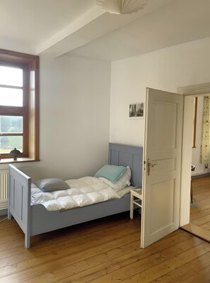 Room - Apartment 'Alter Weserhof Forst' with Private Garden and Balcony (Bevern)