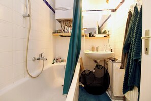 Shower, hair dryer - Vienna ROOF TOP Terrace APT (Wien)