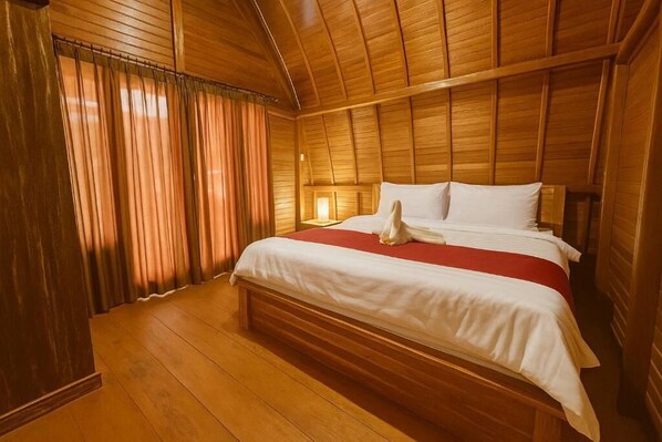 Deluxe Double Room, 1 Queen Bed, Air conditioning, Courtyard View