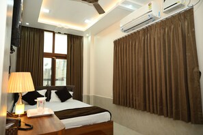 Room - Srikhetrabandhu Guest House (Puri)