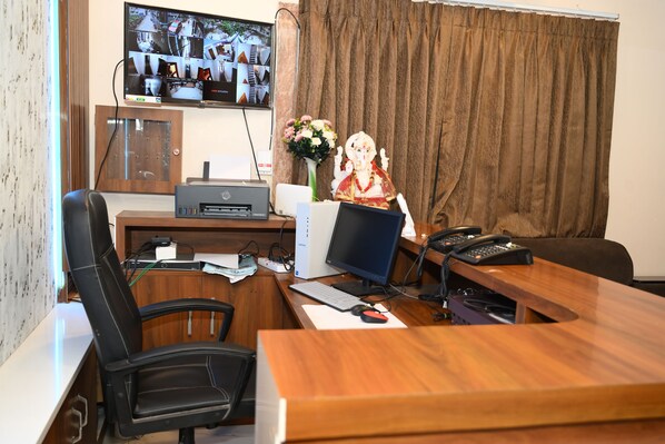 Business center - Srikhetrabandhu Guest House (Puri)