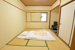 Desk, free WiFi - Hotel Marutani (Tokyo)