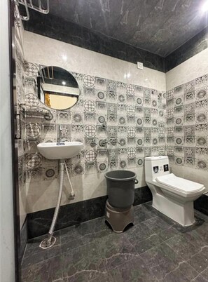 Bathroom - HOTEL WOOD YARD VILLA AMRITSAR (Amritsar)