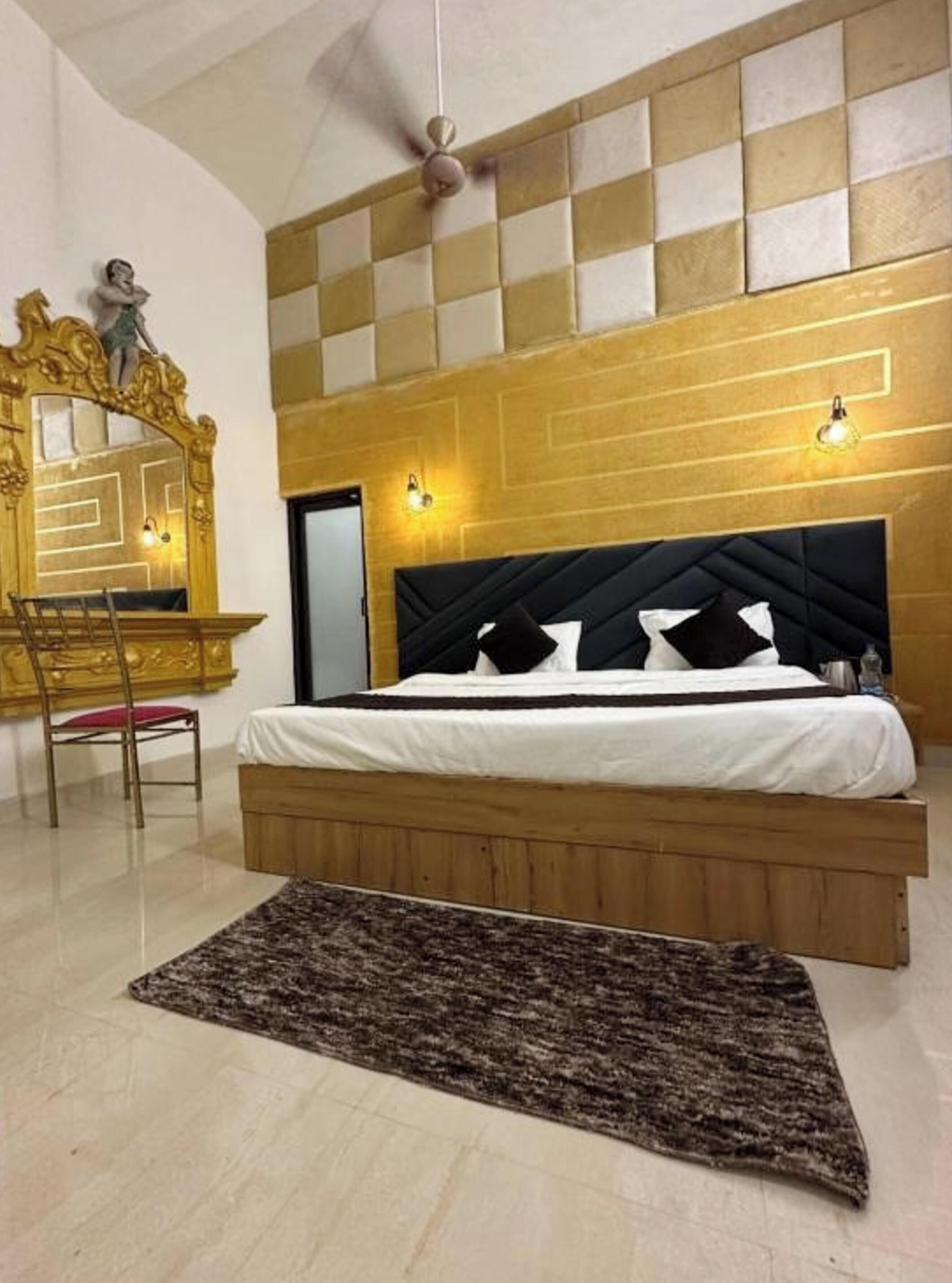 Deluxe Triple Room, Air conditioning | Hypo-allergenic bedding, desk, soundproofing, free WiFi