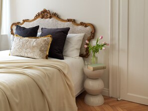3 bedrooms, iron/ironing board, free WiFi, bed sheets - Venetian Dream Apartment with Frescoes and Enchanting Views (Venecia)