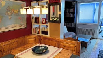 Apartment, 1 Bedroom, Accessible, Balcony | Dining room