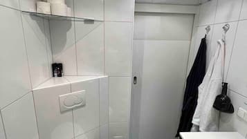 Apartment, 1 Schlafzimmer, barrierefrei, Balkon | Badezimmer