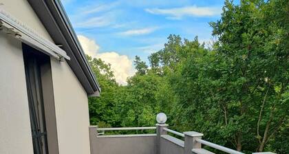 Modernes Ferienhaus mit Pool, WiFi, Grill