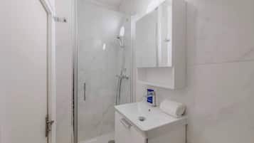 Hair dryer, towels