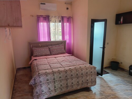 BEL APPARTEMENT 1-Likouala! A stone's throw from downtown