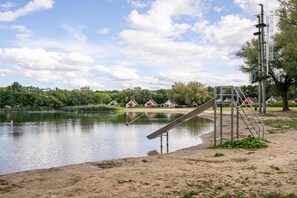 Beach - Quiet Forest Park Cottage in Ewijk (Ewijk)