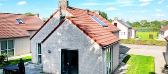 Waterside Detached Bungalow for 4