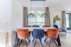 Dining - Serene Ewijk Abode by the Lake (Ewijk)