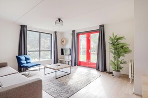 Smart TV - Tranquil Ewijk Escape for 6 (Ewijk)