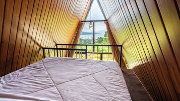 Cabin, Balcony, Lake View | Free WiFi