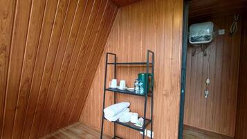 Cabin, Balcony, Lake View | Interior