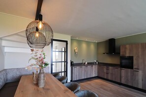 Fridge, oven, stovetop, dishwasher - Luxury waterfront villa (leons)