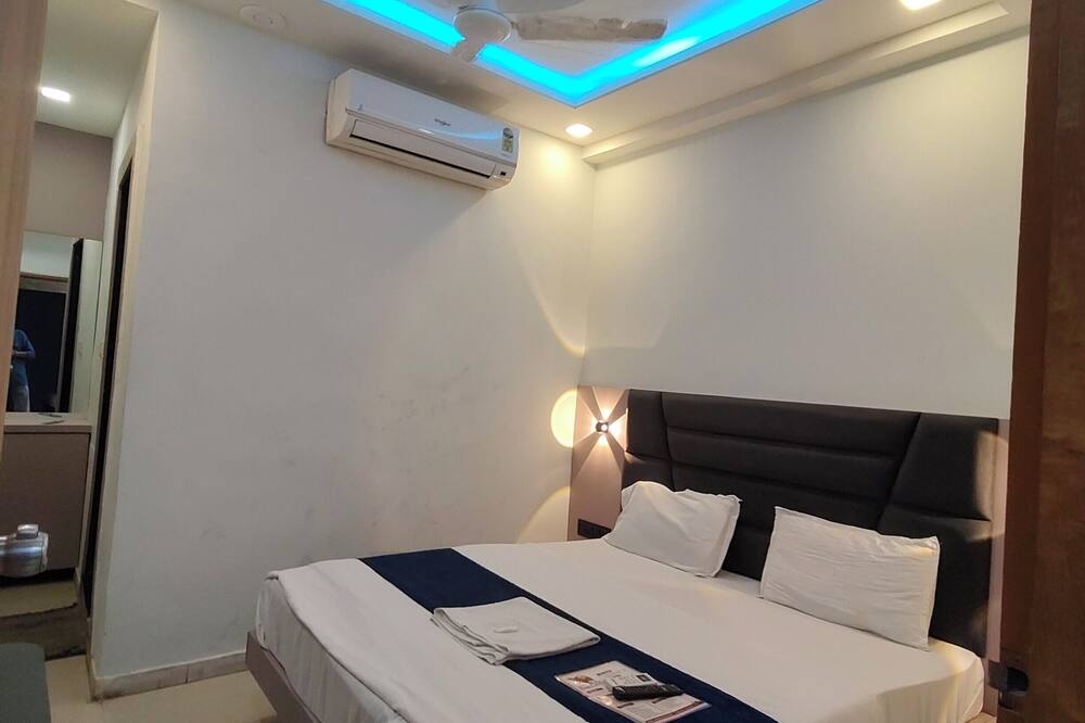 Hotel Khushboo