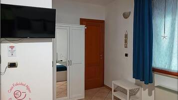 Deluxe Double Room, Garden View | Interior