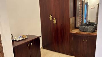 Suite, balkon, uitzicht op bergen | Interieur