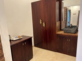 Suite, balkon, uitzicht op bergen | Interieur