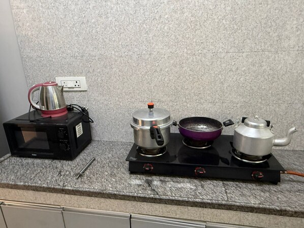 Private kitchen - Fully Furnished 2 BHK - 10 mins away from Manyata Tech Park (Bengaluru)