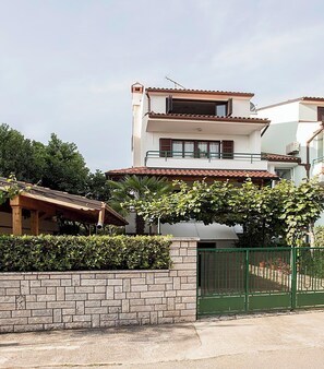 Interior entrance - Studio Cademia (Rovinj)