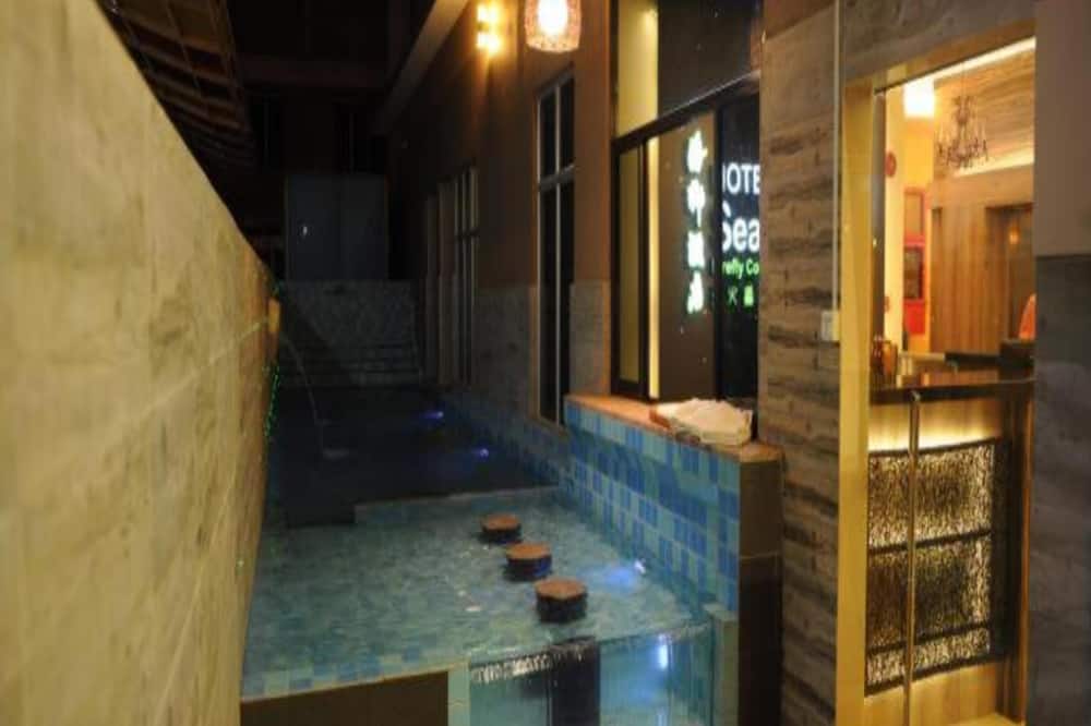 Sea Lion Hotel Firefly Concept Hotel