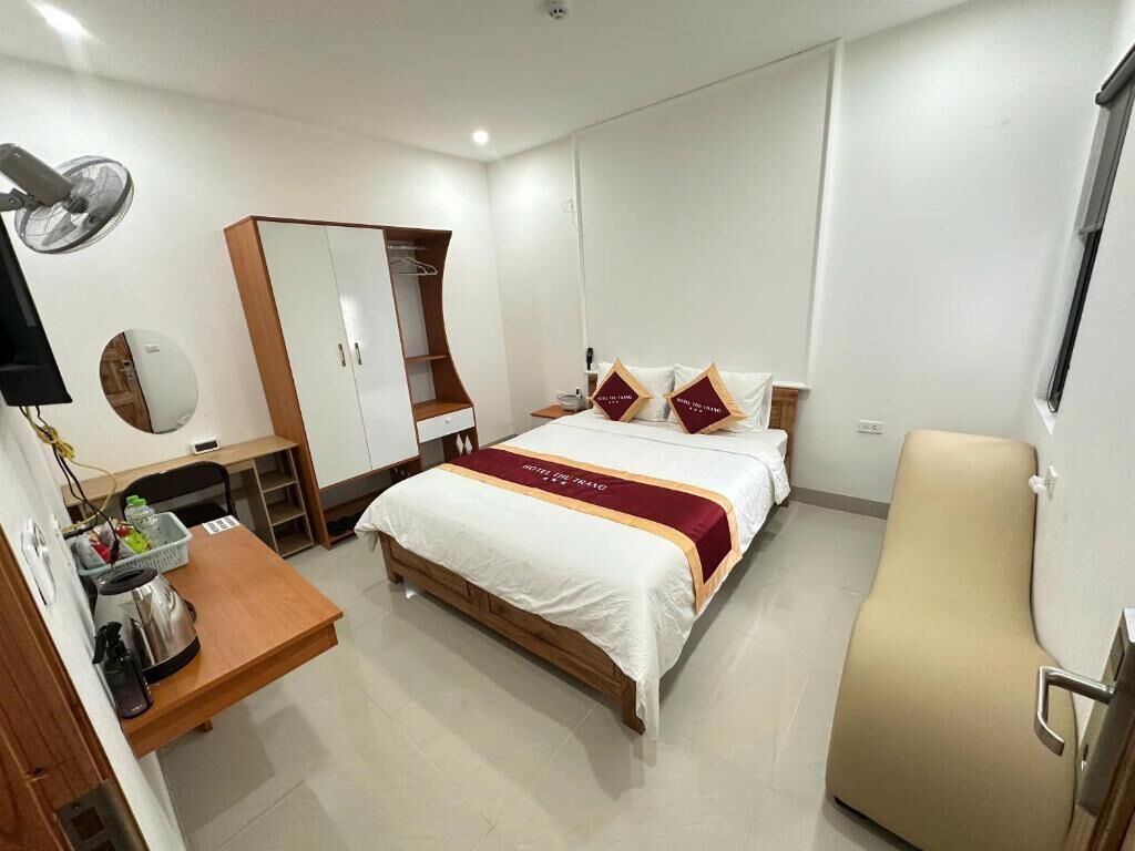 Studio Classique, balcon, vue ville