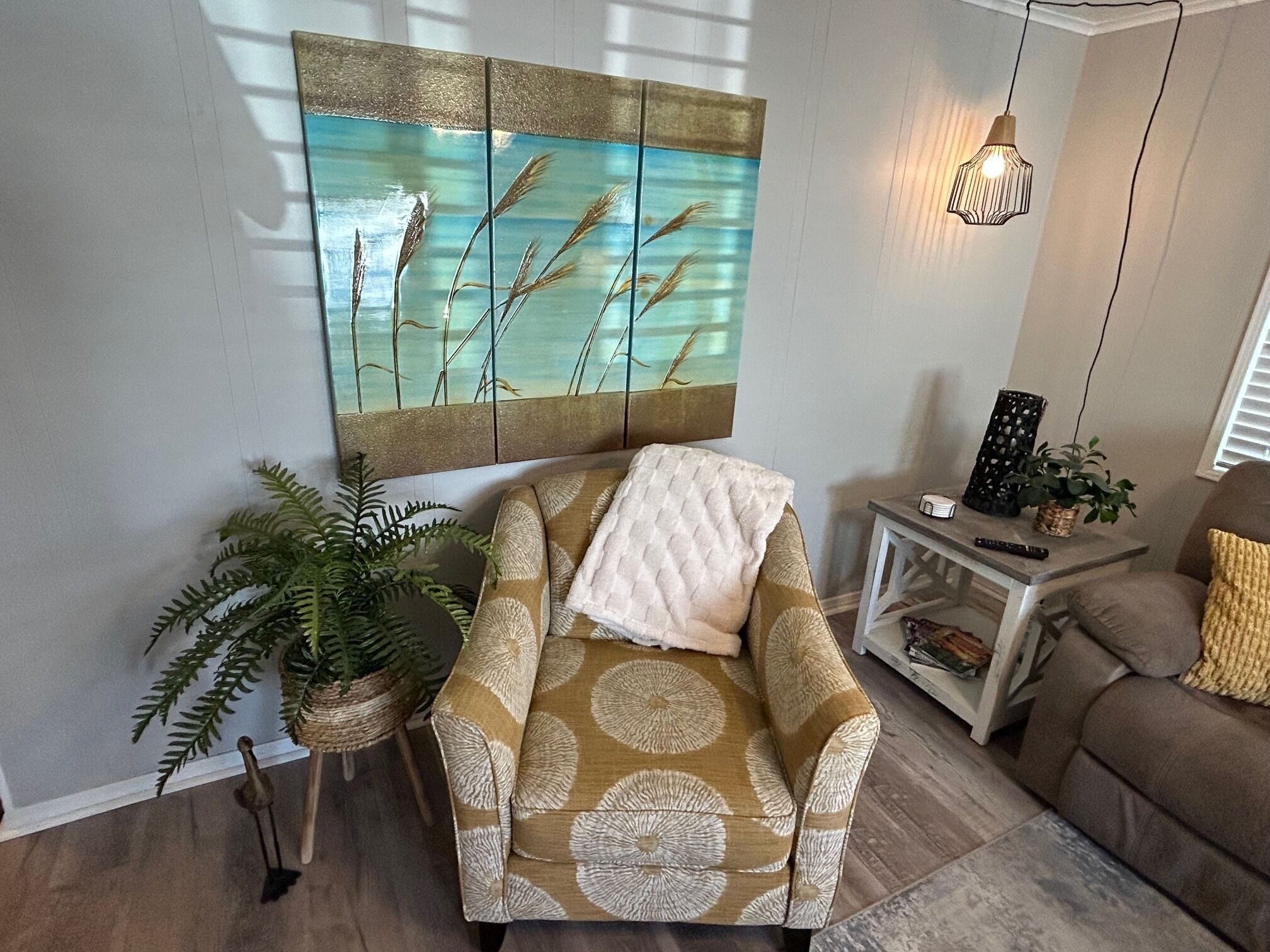 Bridge Street Beach House | Wi-fi | Center Of All - Holmes Beach, FL