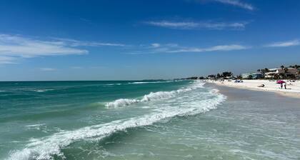 Bridge Street Beach House | Wi-Fi | Center of All