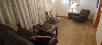 3-bedroom house in delightful Waynoka with cool AC breeze