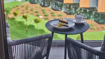 Classic Room | Dining