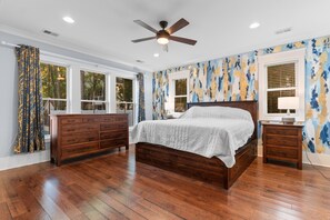 5 bedrooms, Internet, bed sheets - 5 BR 4 BA Home Close To The Marsh Walk (Murrells Inlet)
