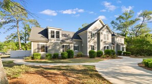 Exterior - 5 BR 4 BA Home Close To The Marsh Walk (Murrells Inlet)