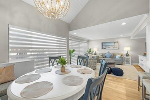 Dining - 3 Bedroom Vacation Condo near the Beach (Pawleys Island)