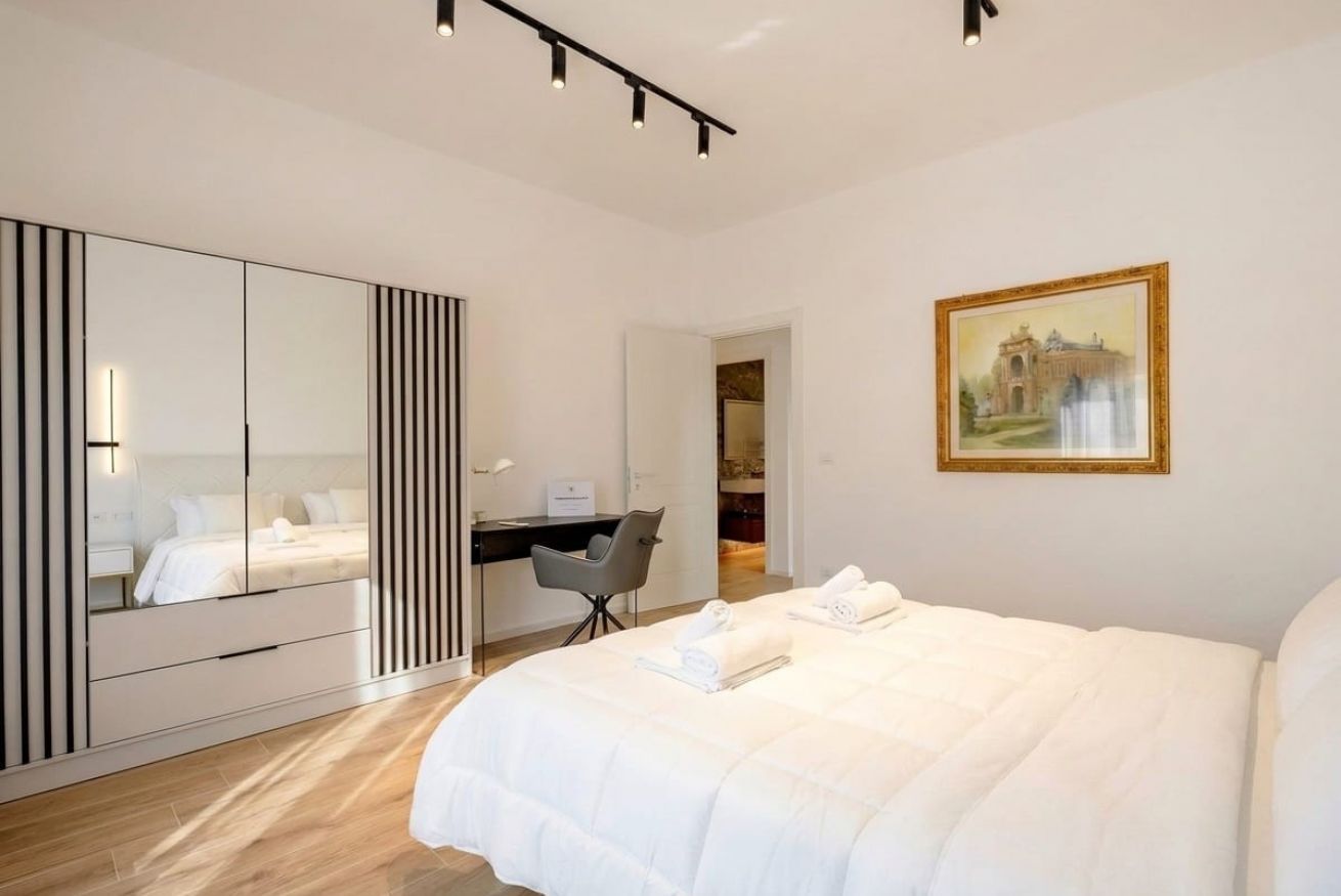 3 Schlafzimmer, Schreibtisch, Bügeleisen/Bügelbrett, Reisekinderbett