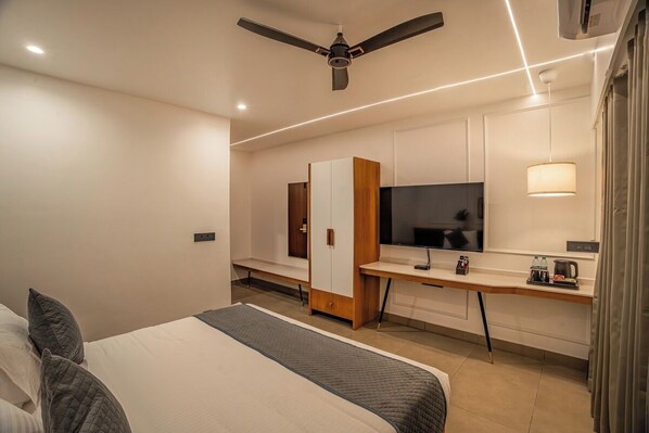 Superior Room - Aura Inn & Suites (Mysore)