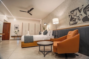 Royal Suite | Desk, laptop workspace - Aura Inn & Suites (Mysore)