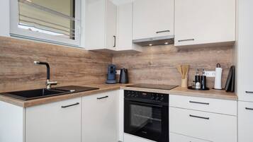 Kühlschrank, Ofen, Herdplatte, Geschirrspüler