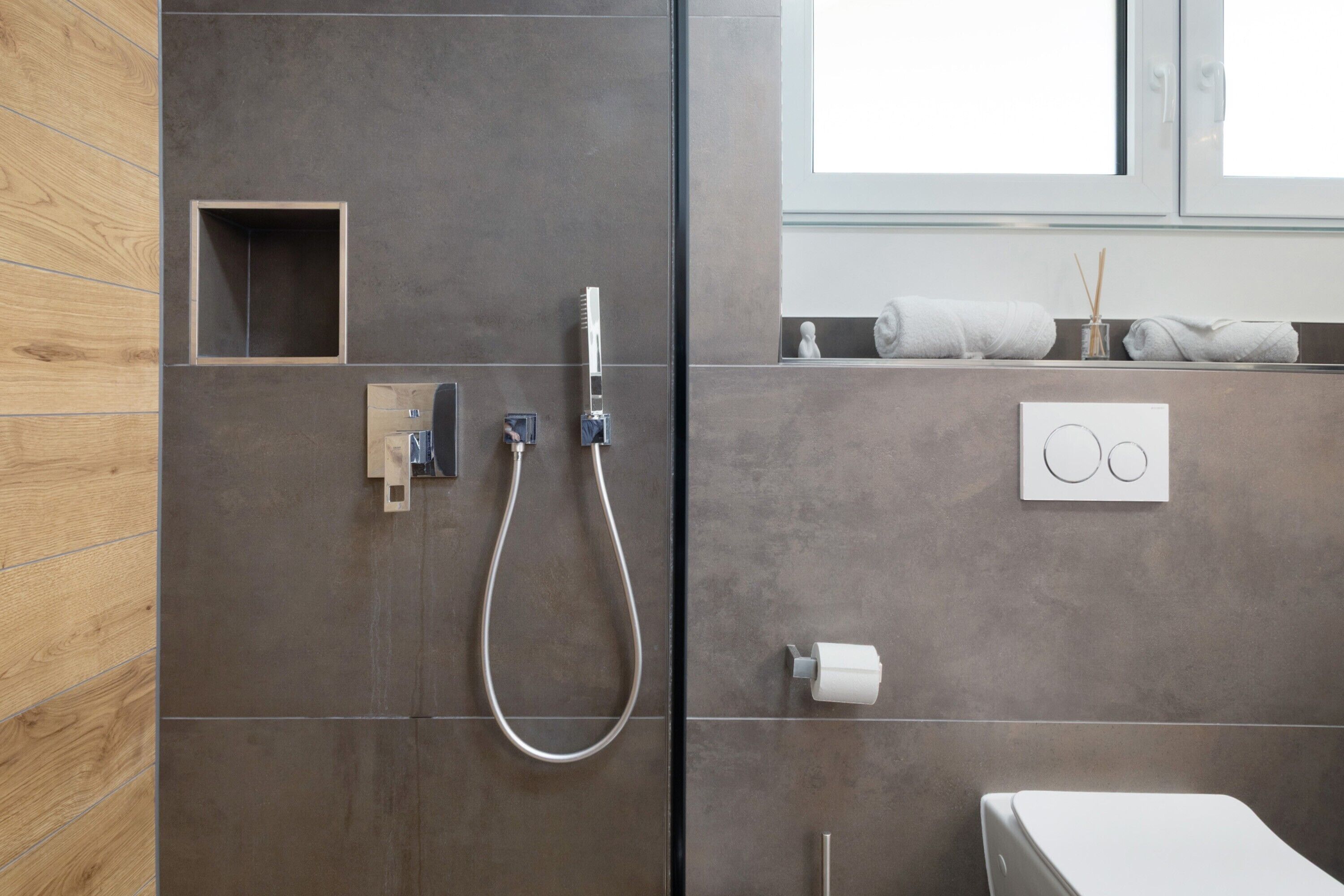 Dusche, Haartrockner, Handtücher