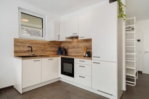 Refrigerador, horno, placa de cocina, lavavajillas
