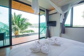 Deluxe Double Room, Sea View | Free WiFi, bed sheets - The Cozy Beach Front Hotel (Patong)