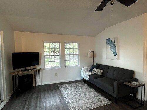 Donkey Song Cottage located in peaceful Keystone Heights on a private house farm